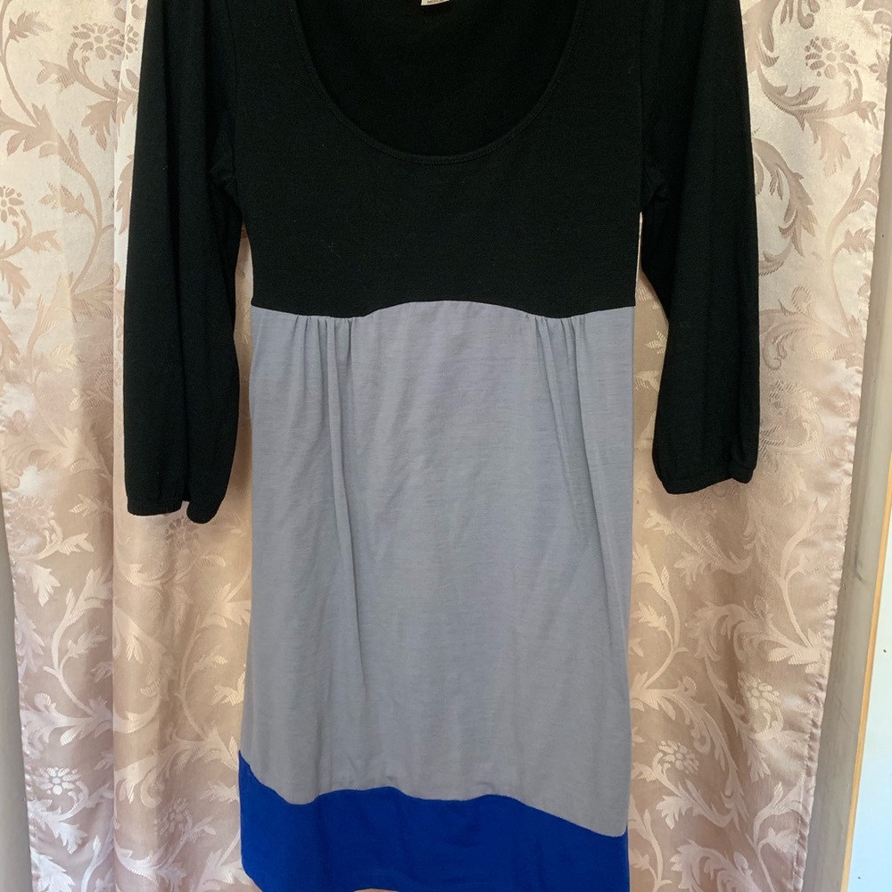 Black/gray/blue long sleeved dress